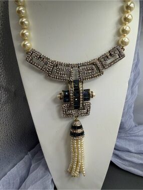 ⬇️⬇️ Heidi Daus Pearl Statement Necklace with Sapphire Accents #43sn